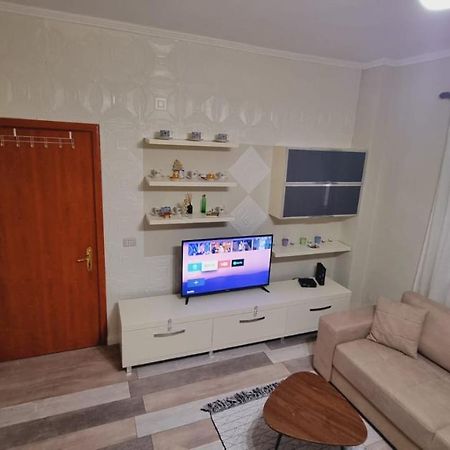 Liqeni Thate, Tirane Appartamento Esterno foto