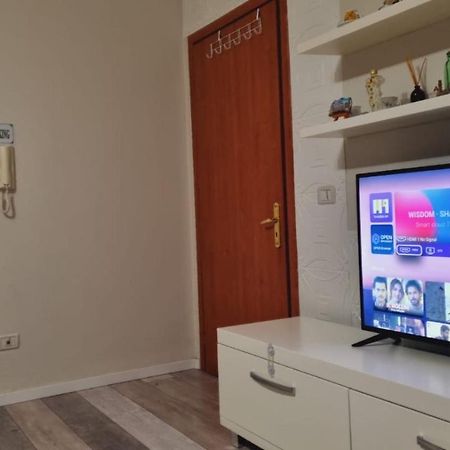 Liqeni Thate, Tirane Appartamento Esterno foto