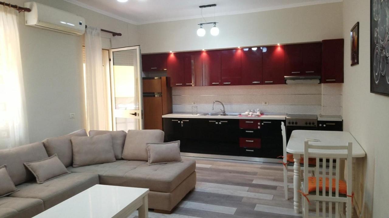Liqeni Thate, Tirane Appartamento Esterno foto