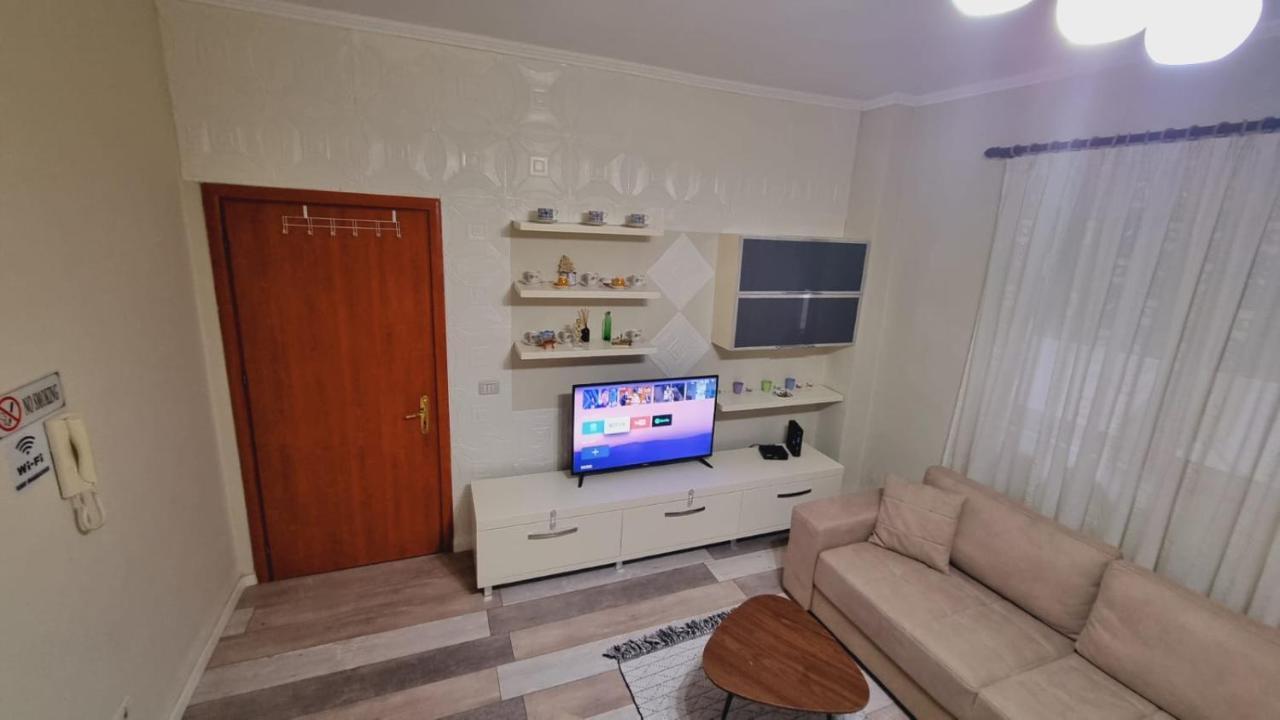Liqeni Thate, Tirane Appartamento Esterno foto