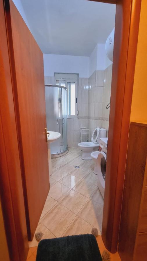 Liqeni Thate, Tirane Appartamento Esterno foto